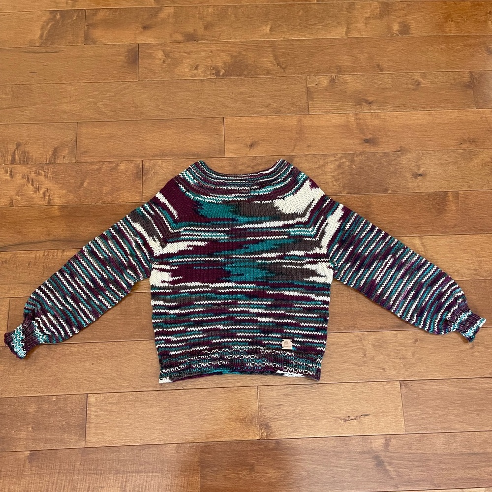 WOMENS HANDMADE KNIT SWEATER SIZE S/M